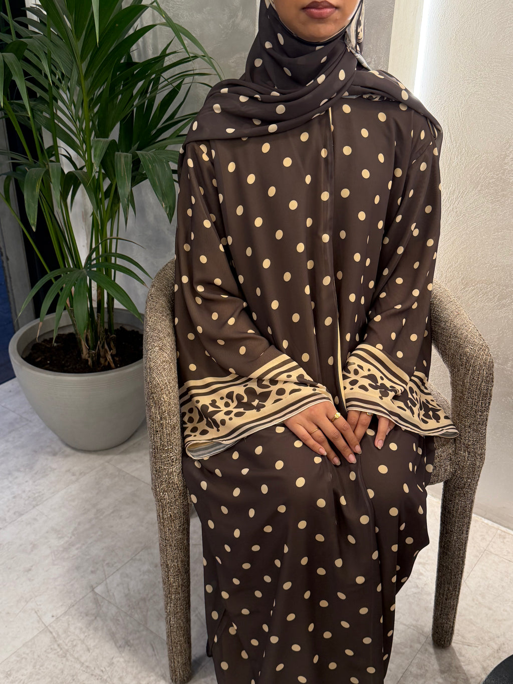 Brown Border Polka Dot Abaya